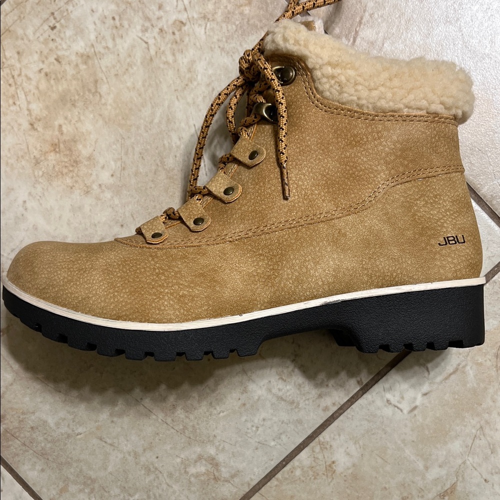 JBU Women's Tan Winter Boots with Black Soles Size 6 - Picture 10 of 14